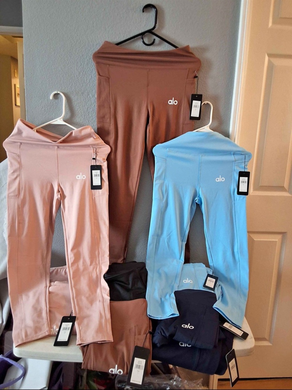 Alo High-Waist Leggings - Light Blue, Dark Blue, Pink, Brown, Black